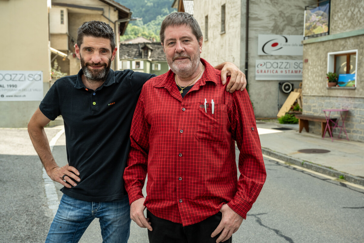 Die Brüder Gustavo und Davide Dazzi führen die kleine, inzwischen 30-jährige Druckerei mit grossem Erfolg.