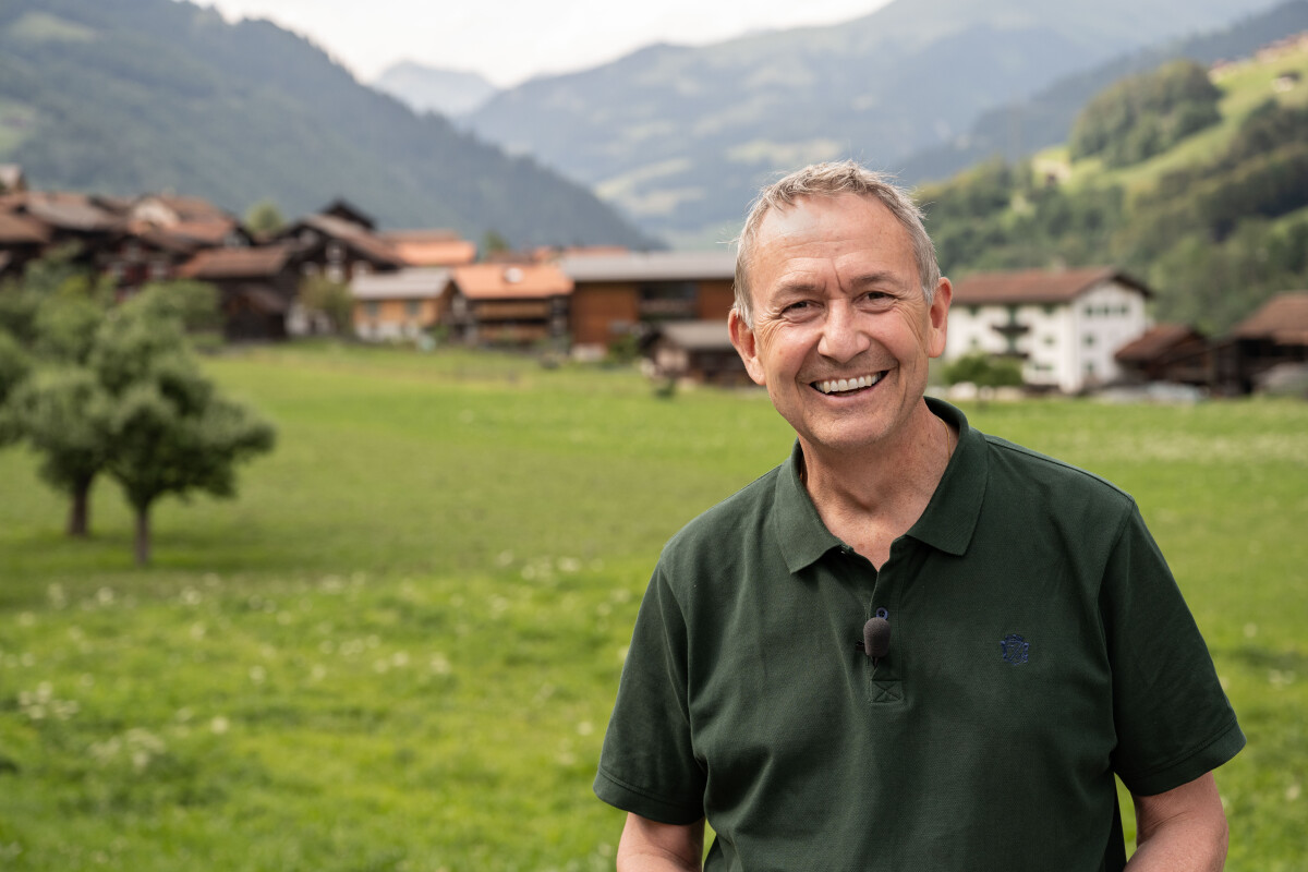 Daniel Buschauer, Leiter Amt für Landwirtschaft und Geoinformation des Kantons Graubünden, ist froh, dass die Wollspinnerei den Landwirten und Landwirtinnen ein Zusatzeinkommen ermöglicht.