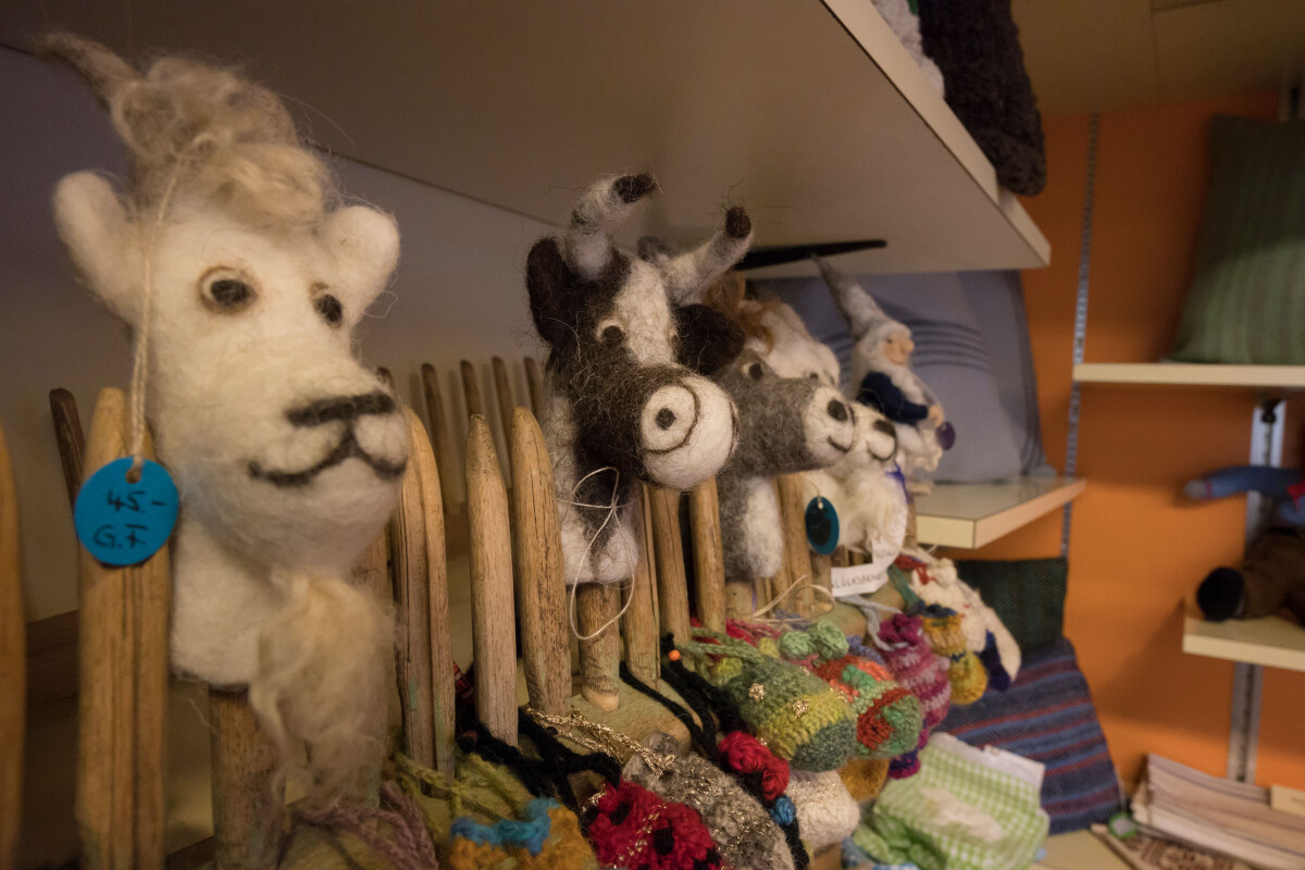 Verschiedene Produkte aus Wolle in der Butia da besch.